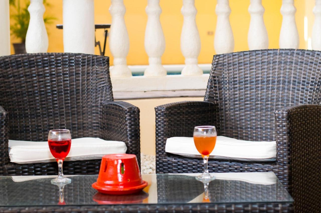 سكاربورو Beverly'S Oasis Suites المظهر الخارجي الصورة