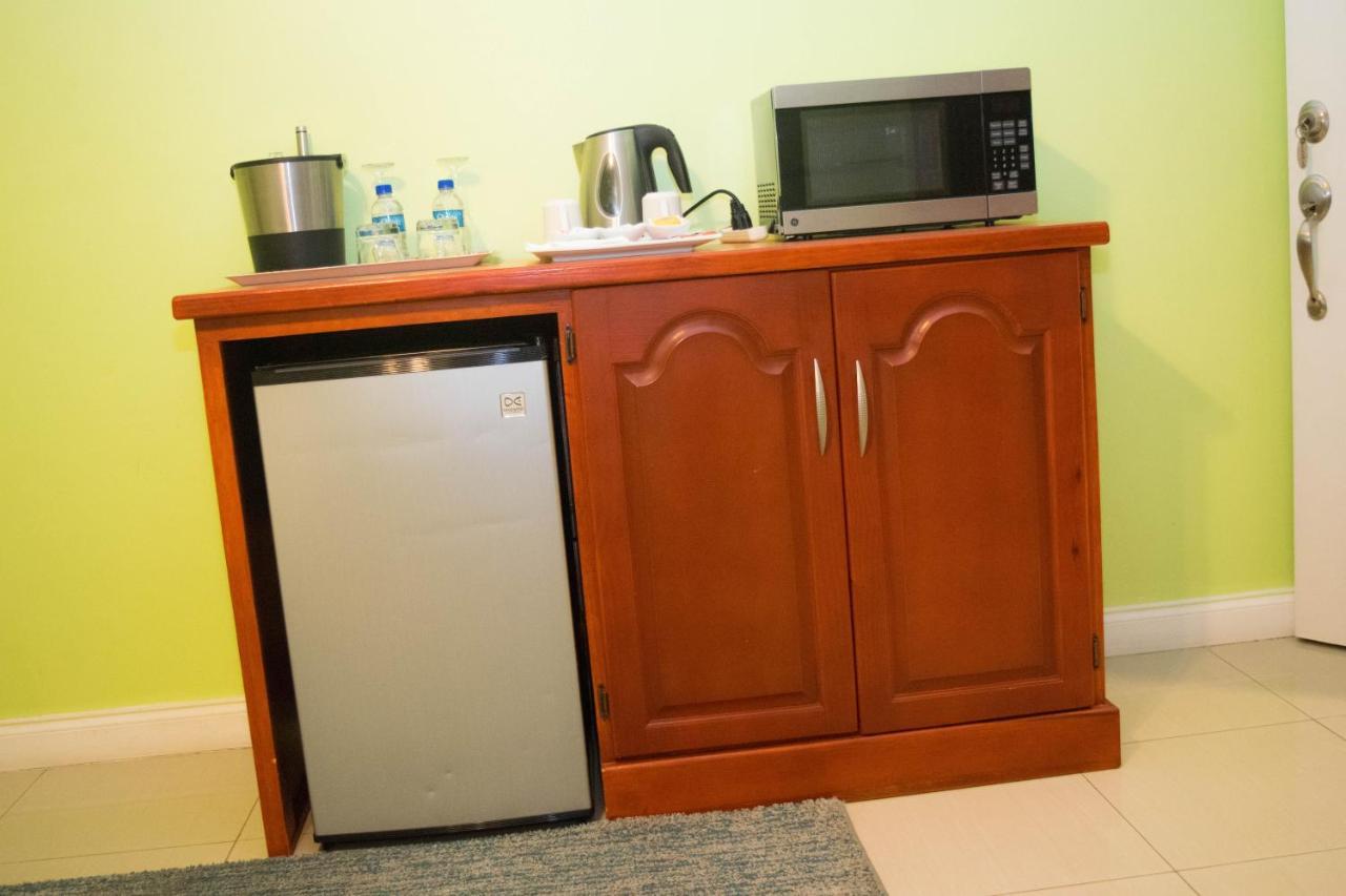 سكاربورو Beverly'S Oasis Suites المظهر الخارجي الصورة