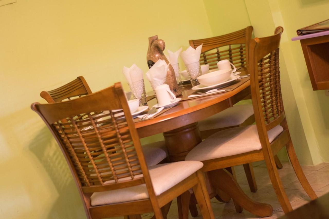 سكاربورو Beverly'S Oasis Suites المظهر الخارجي الصورة