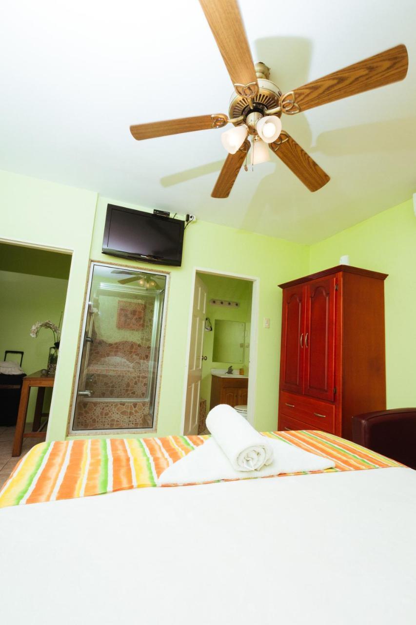 سكاربورو Beverly'S Oasis Suites المظهر الخارجي الصورة